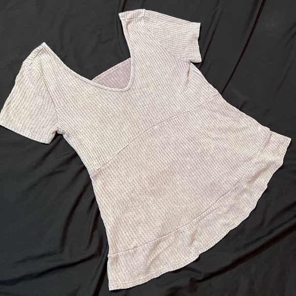 Super Cute X-Small Waffle Knit short sleeve top with cutout on back Mauve color - Picture 5 of 13